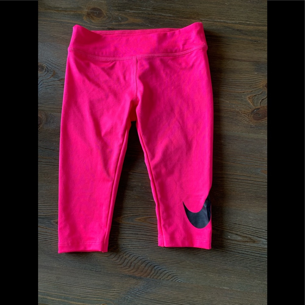 NWT NIKE PINK LEGGINGS GIRLS SZ 5 swoosh crop